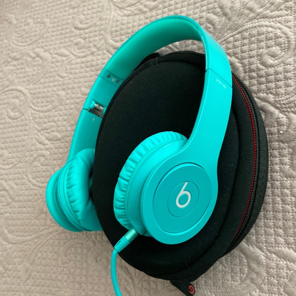 Beats by Dre - over the ear, corded headphones. Teal. With case.